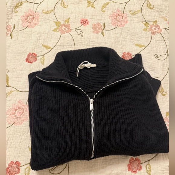 Everlane Half-Zip - Picture 6 of 7